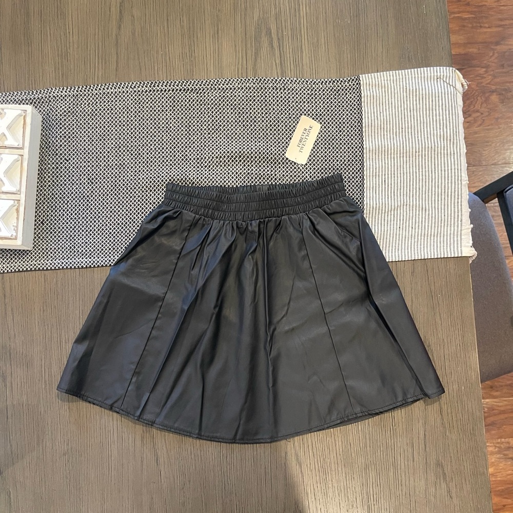 π₯$5 SALEπ₯ π Host Pick x2 π NWT Leather Skirt - Picture 4 of 5